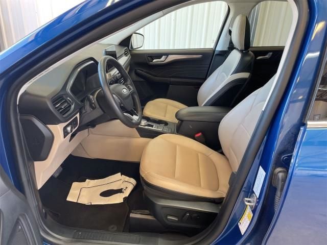 2022 Ford Escape Hybrid Titanium