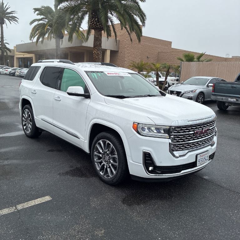 2023 GMC Acadia Denali