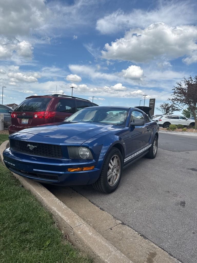 2007 Ford Mustang Deluxe