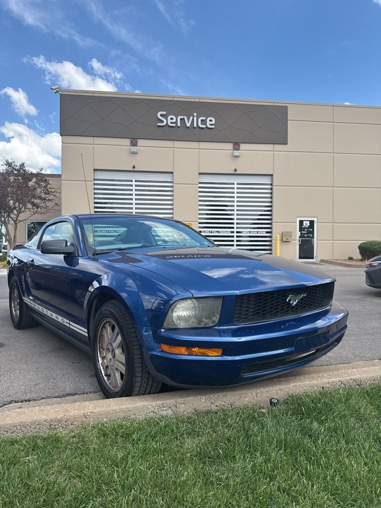 2007 Ford Mustang Deluxe