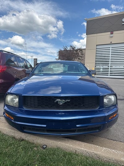 2007 Ford Mustang Deluxe