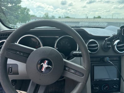 2007 Ford Mustang Deluxe