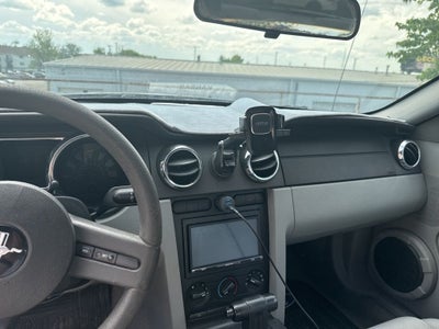 2007 Ford Mustang Deluxe