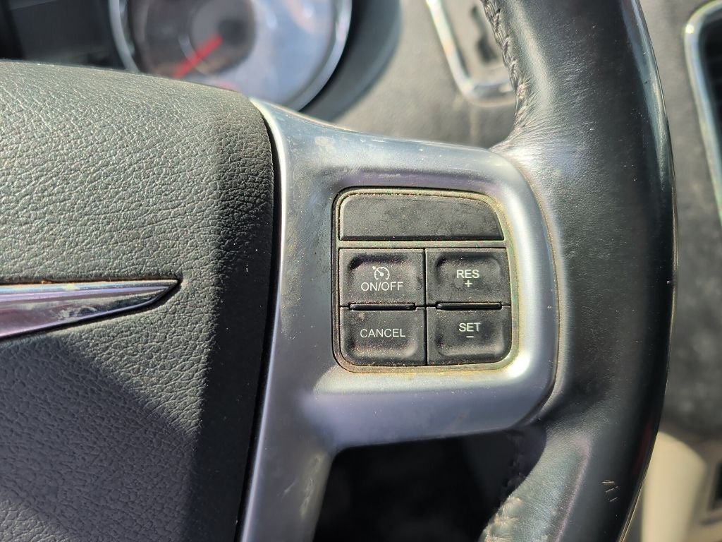 2012 Chrysler Town & Country Touring