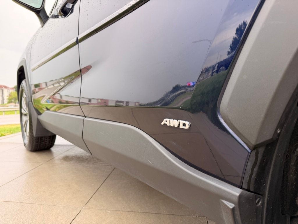 2022 Toyota RAV4 Hybrid XLE Premium
