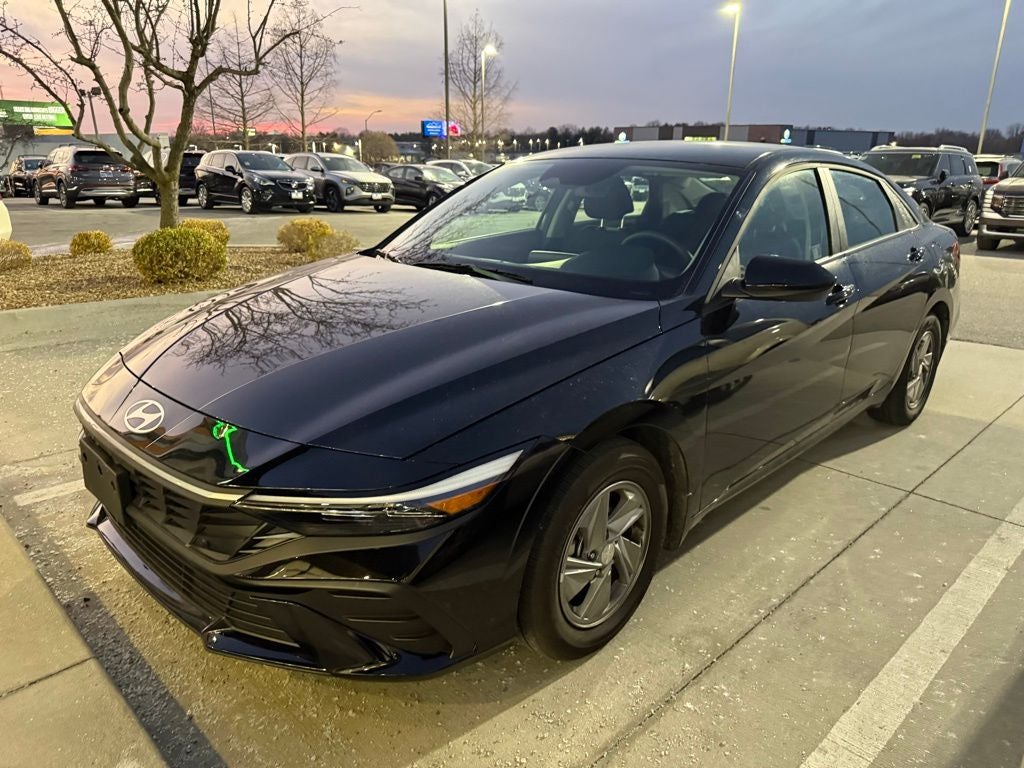2025 Hyundai Elantra SE