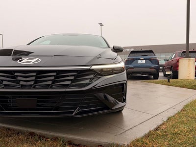 2025 Hyundai Elantra Hybrid Limited