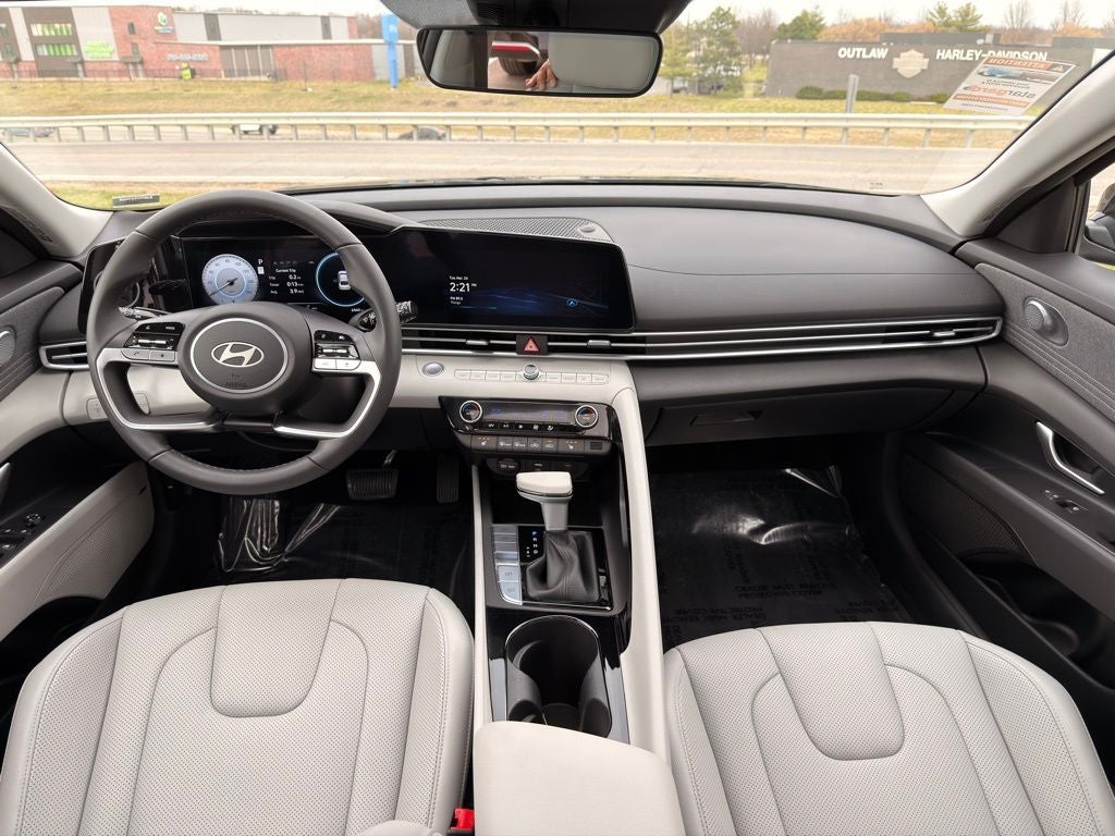 2025 Hyundai Elantra Limited