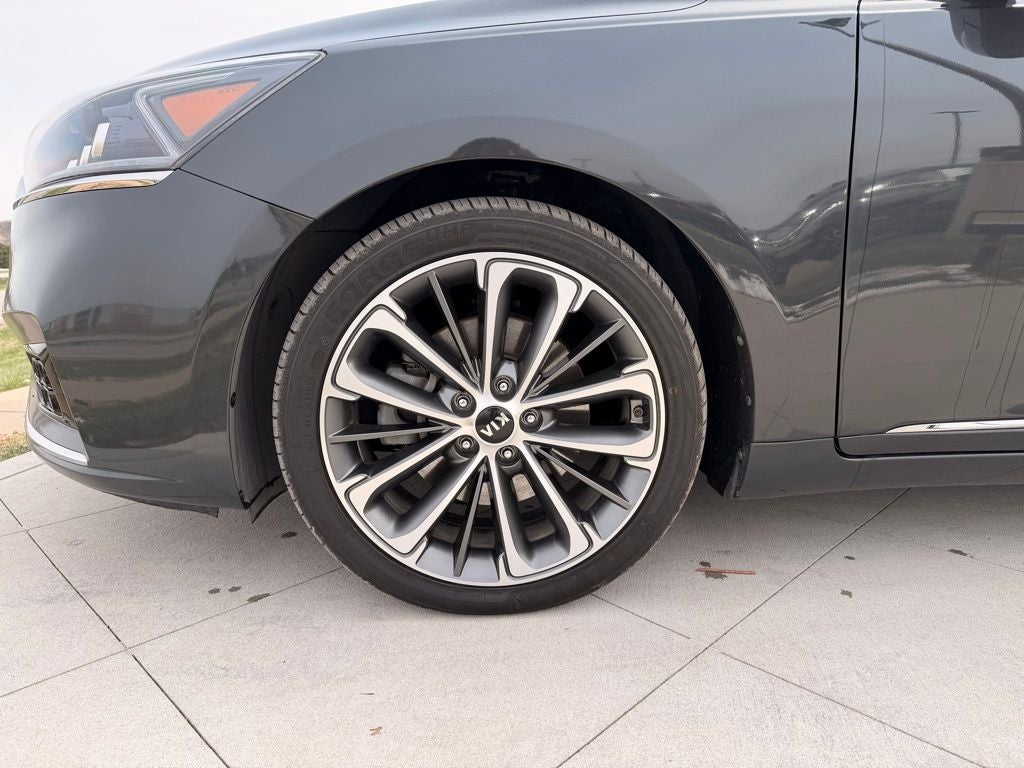 2018 Kia Cadenza Technology