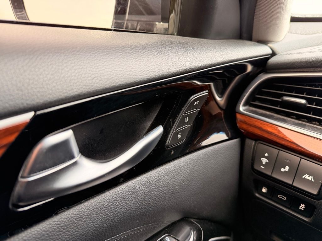 2018 Kia Cadenza Technology