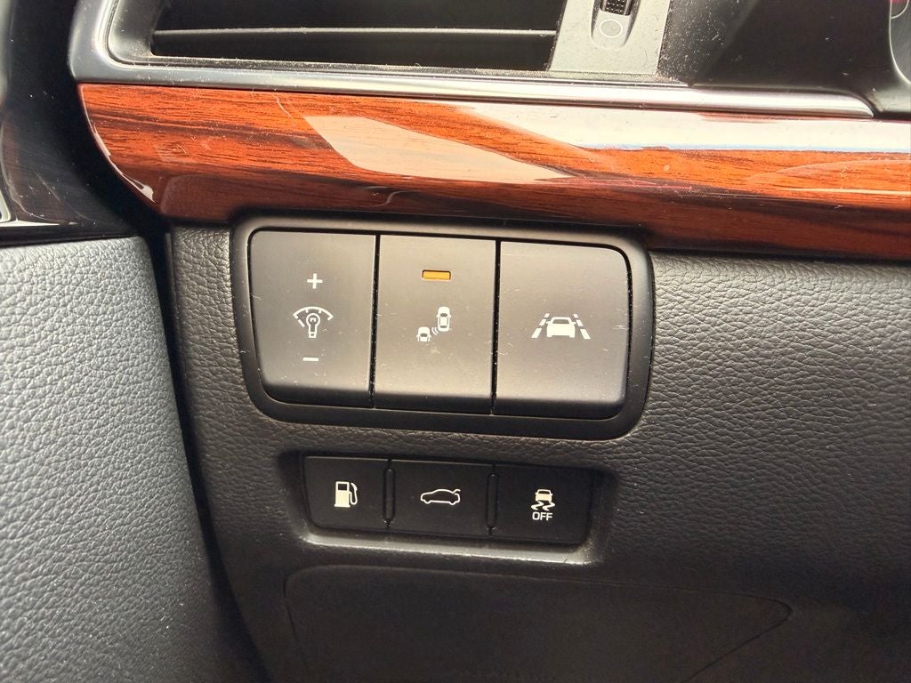 2018 Kia Cadenza Technology