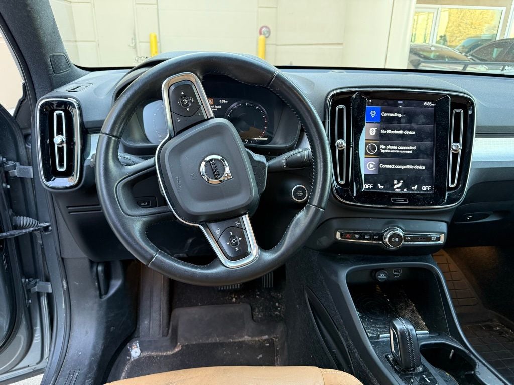 2019 Volvo XC40 Momentum