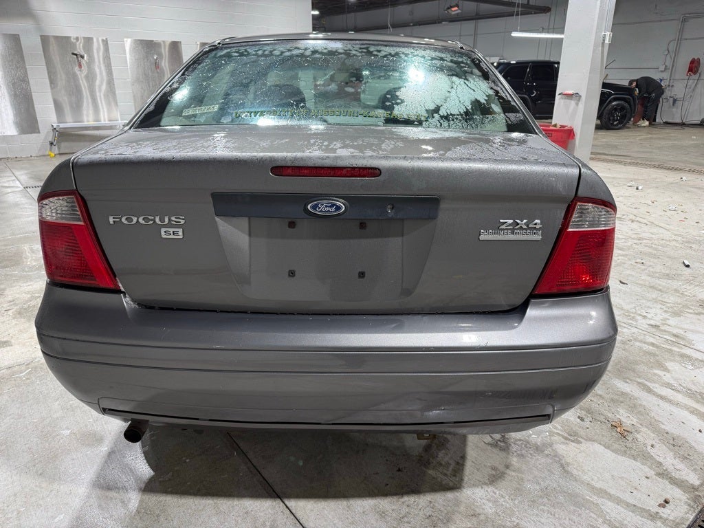 2005 Ford Focus ZX4 SE
