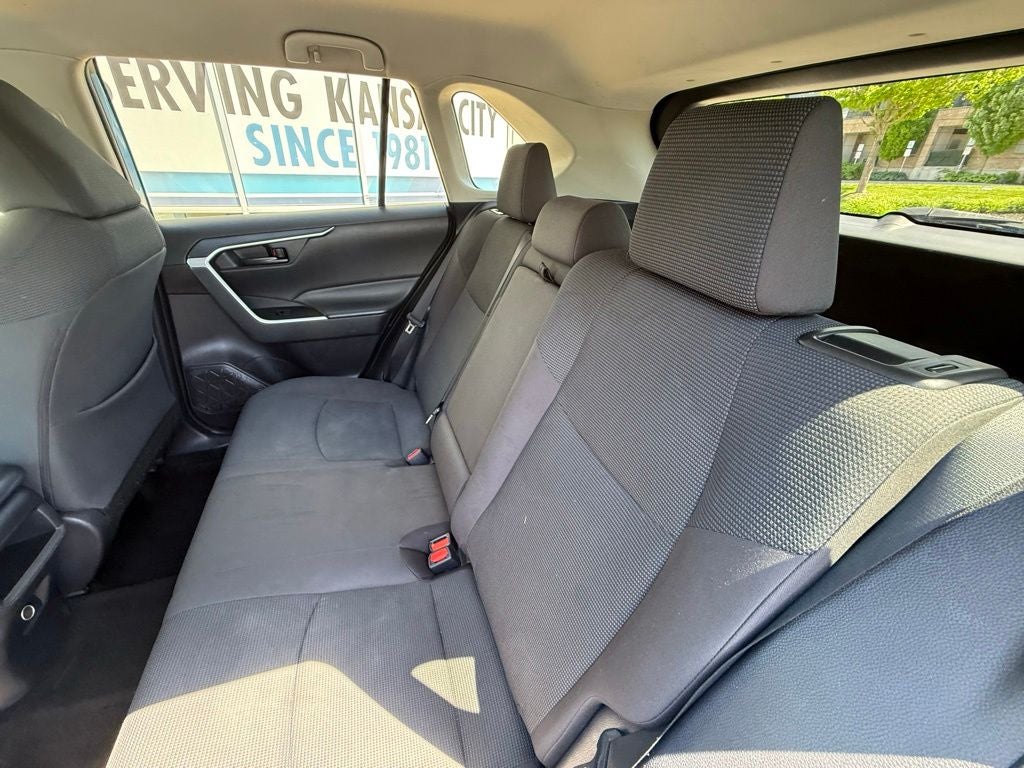 2020 Toyota RAV4 LE