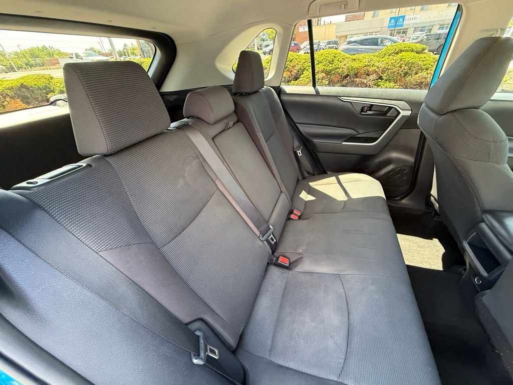 2020 Toyota RAV4 LE