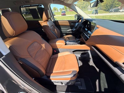 2025 Nissan Pathfinder Platinum