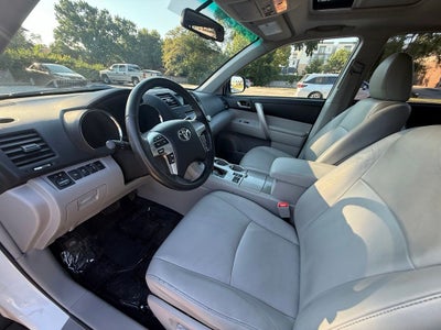 2012 Toyota Highlander SE