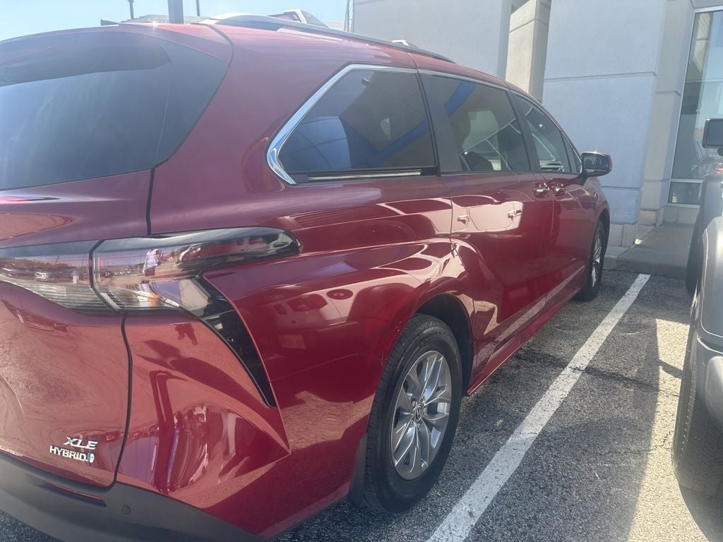 2024 Toyota Sienna XLE 7 Passenger