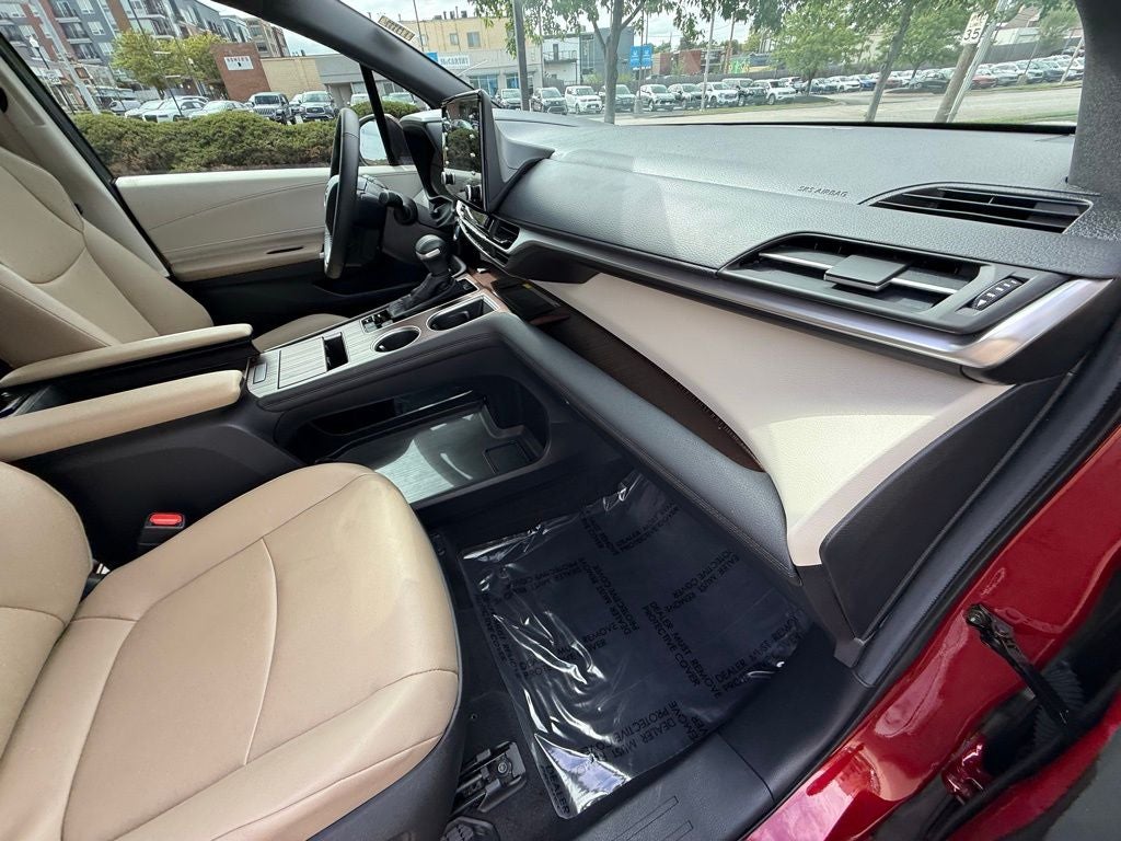 2024 Toyota Sienna XLE 7 Passenger
