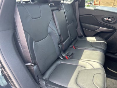 2019 Jeep Cherokee Overland