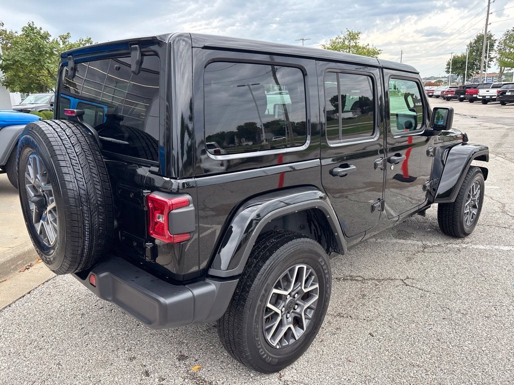 2025 Jeep Wrangler 4-Door Sahara 4x4