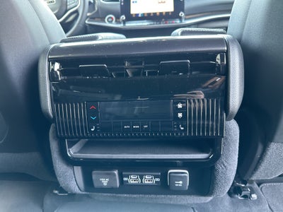 2024 Jeep Wagoneer Base