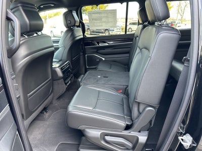 2024 Jeep Wagoneer Base