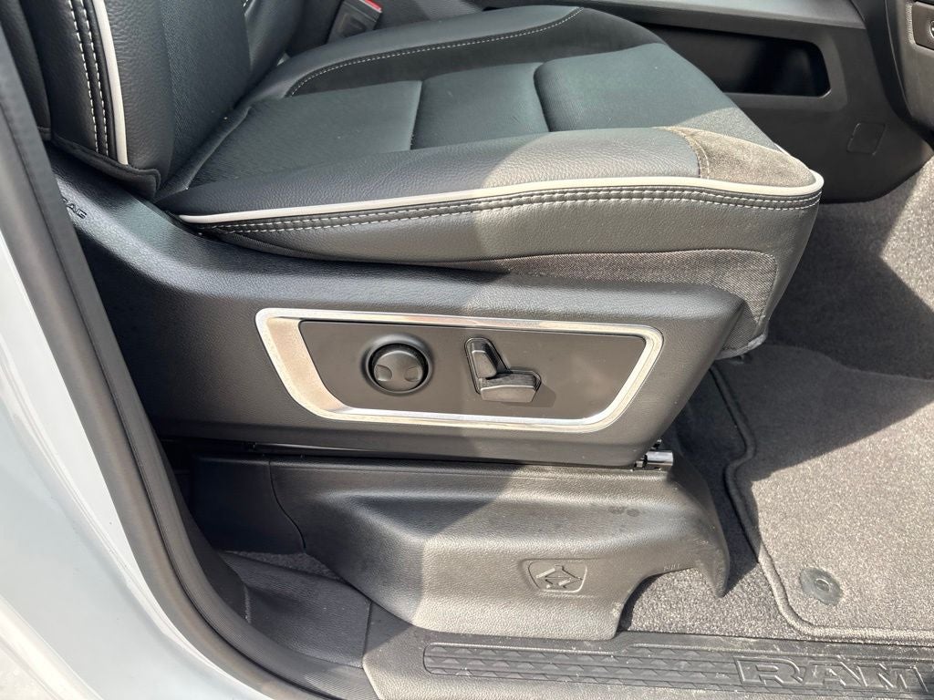 2025 RAM 1500 Laramie Crew Cab 4x4 5'7' Box