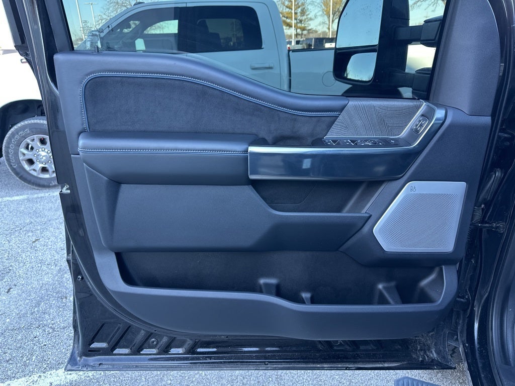 2025 Ford F-350SD Platinum