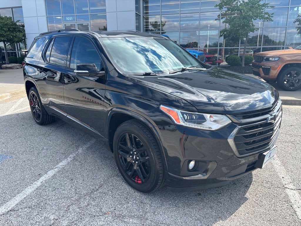 Used 2018 Chevrolet Traverse Premier with VIN 1GNEVJKW1JJ105535 for sale in Kansas City