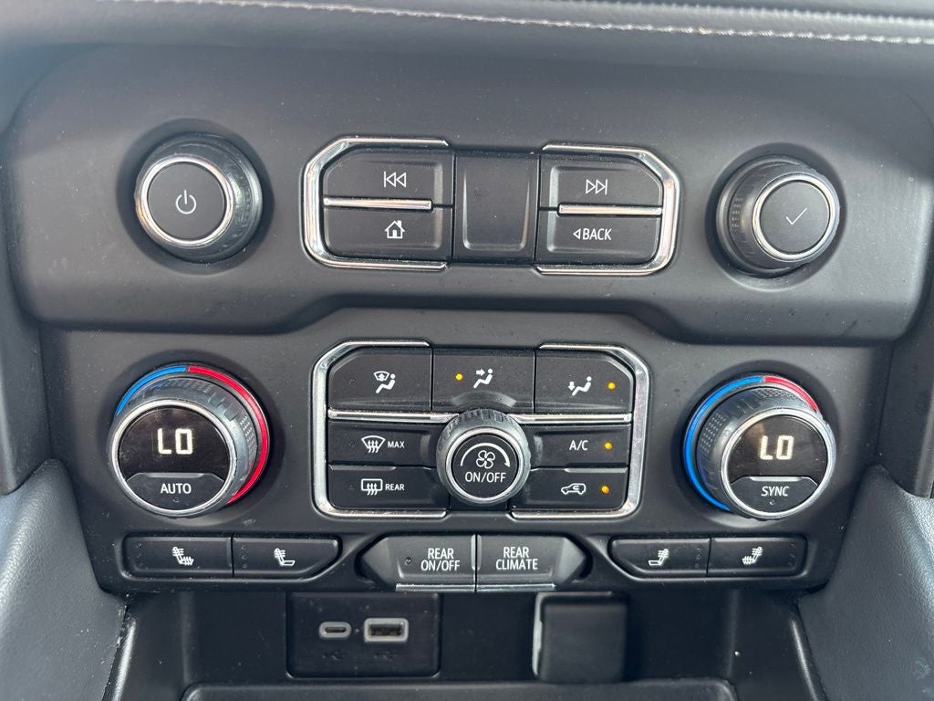 2024 Chevrolet Suburban LT