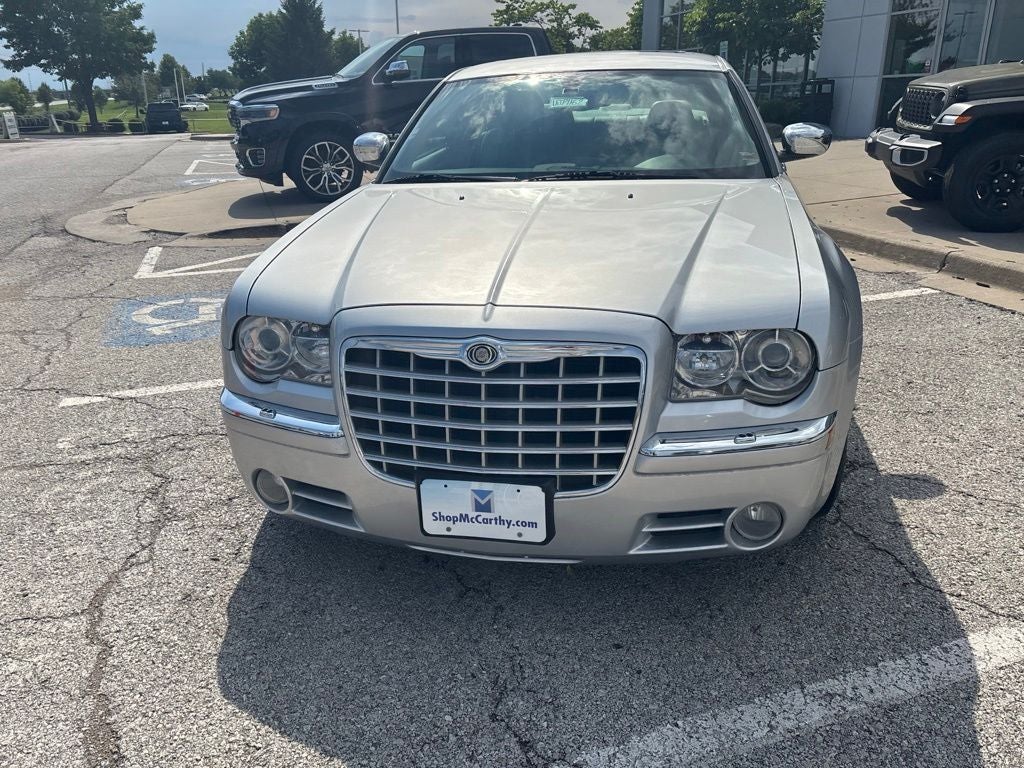 2005 Chrysler 300C Base
