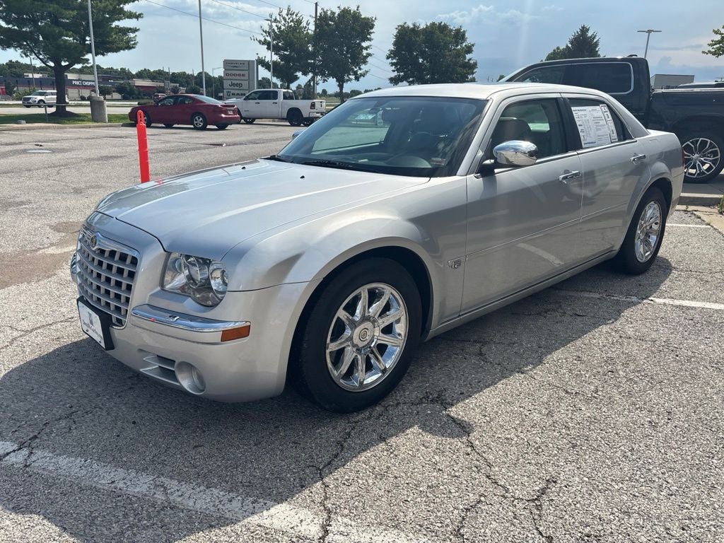 2005 Chrysler 300C Base