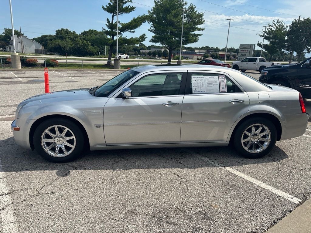 2005 Chrysler 300C Base