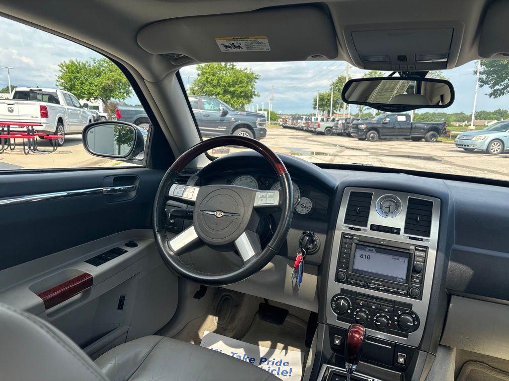 2005 Chrysler 300C Base