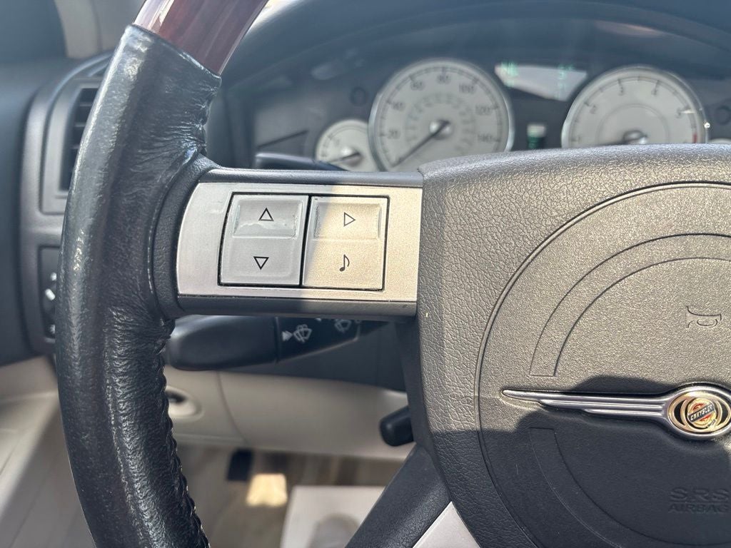 2005 Chrysler 300C Base