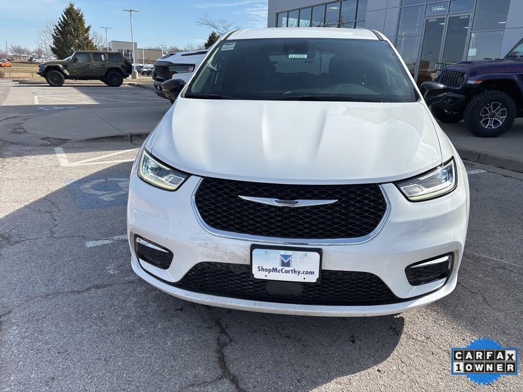 2025 Chrysler Pacifica Select