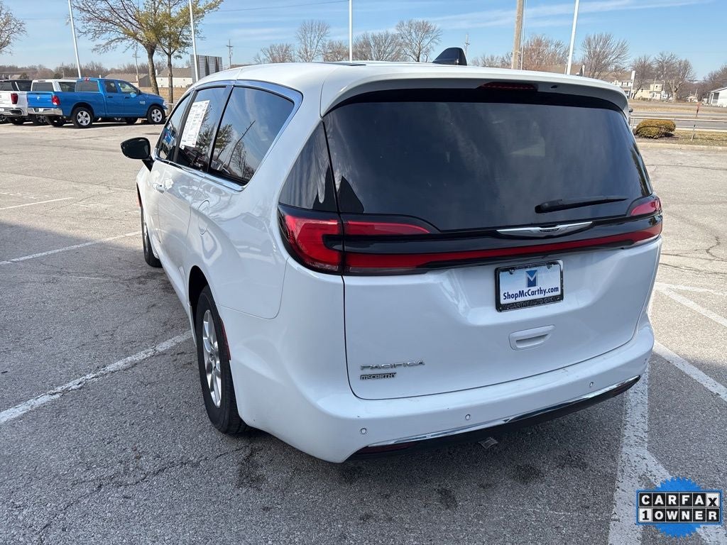 2025 Chrysler Pacifica Select