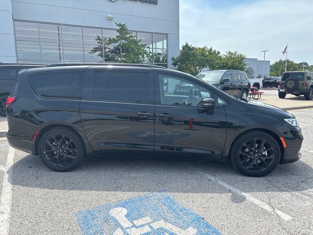 2025 Chrysler Pacifica Limited