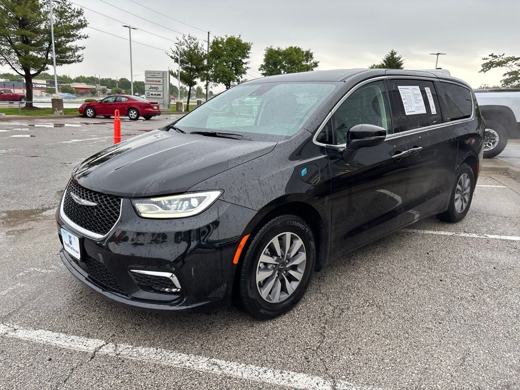 2023 Chrysler Pacifica Hybrid Touring L