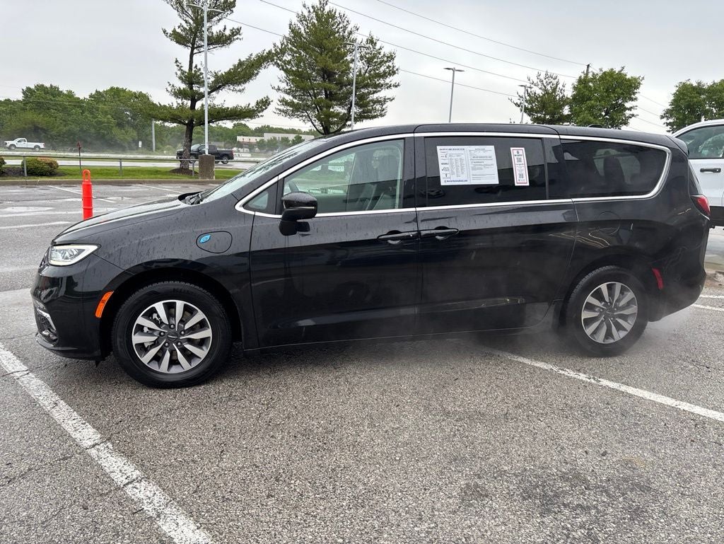 2023 Chrysler Pacifica Hybrid Touring L