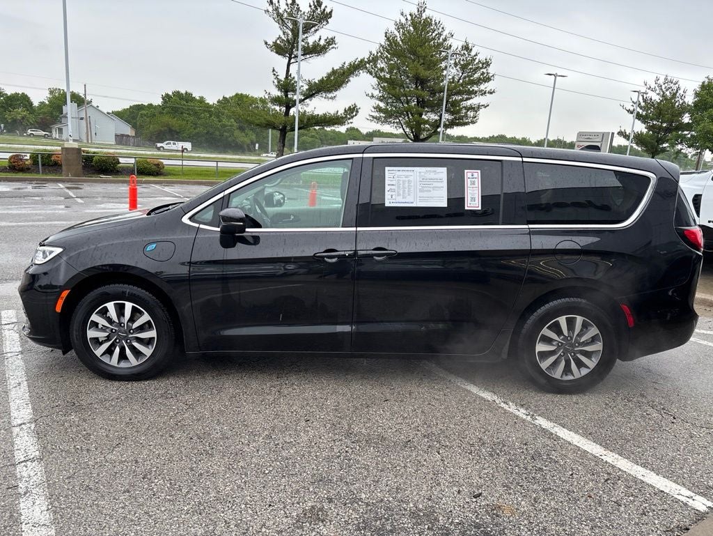 2023 Chrysler Pacifica Hybrid Touring L