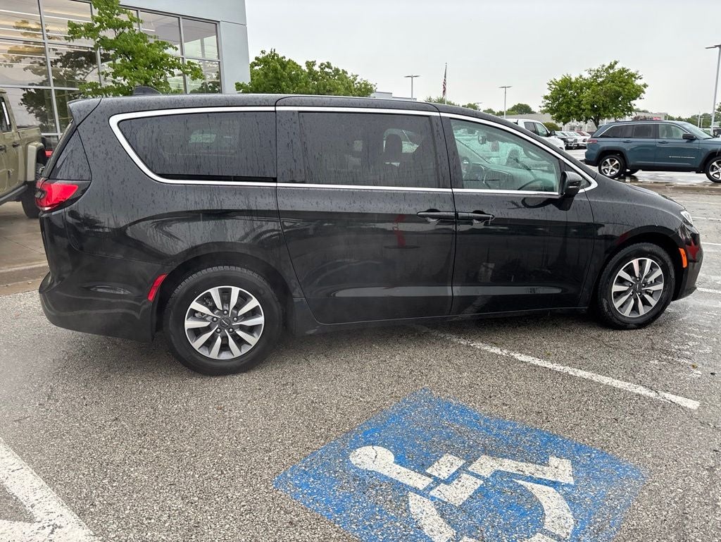2023 Chrysler Pacifica Hybrid Touring L