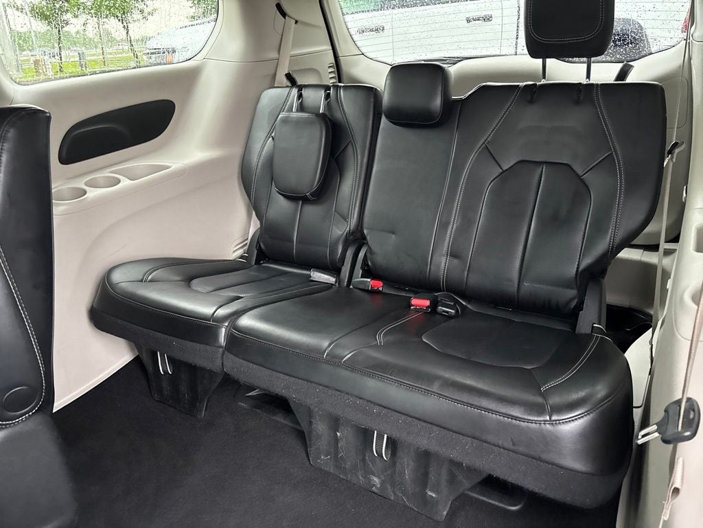 2023 Chrysler Pacifica Hybrid Touring L