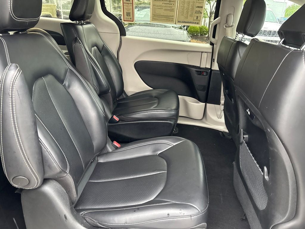2023 Chrysler Pacifica Hybrid Touring L