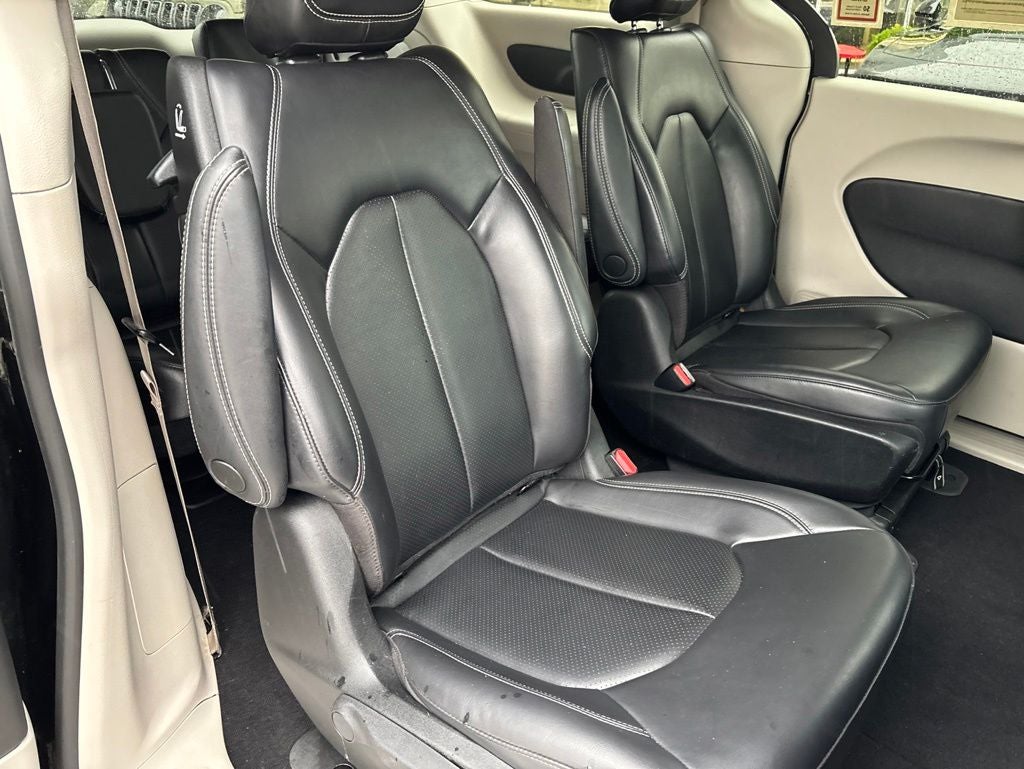 2023 Chrysler Pacifica Hybrid Touring L