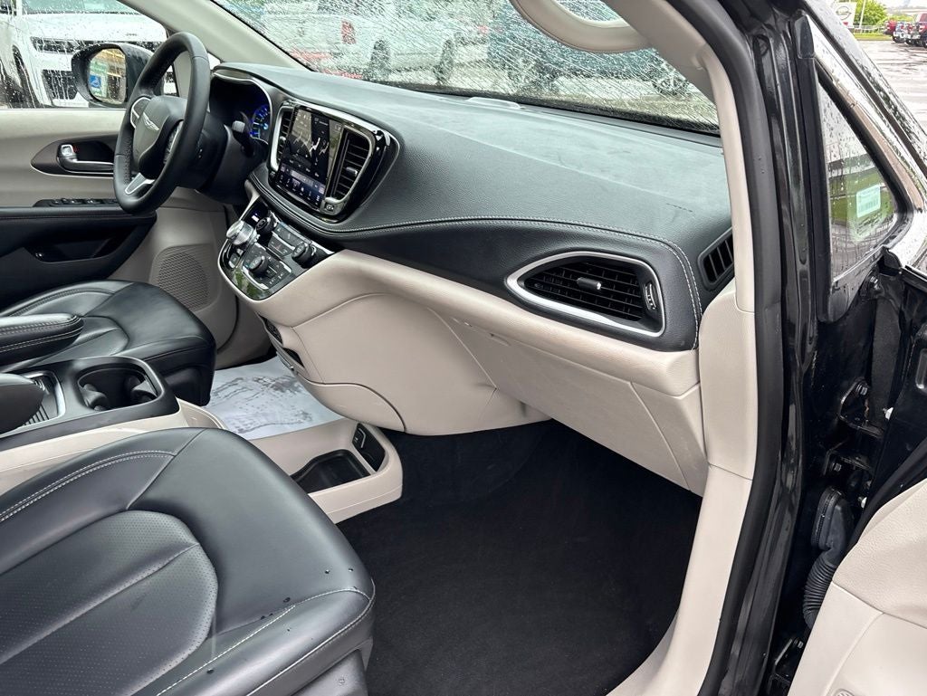 2023 Chrysler Pacifica Hybrid Touring L