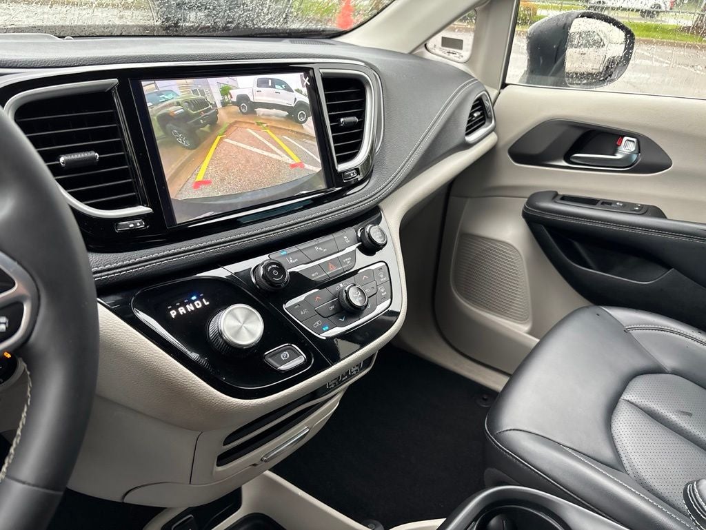 2023 Chrysler Pacifica Hybrid Touring L