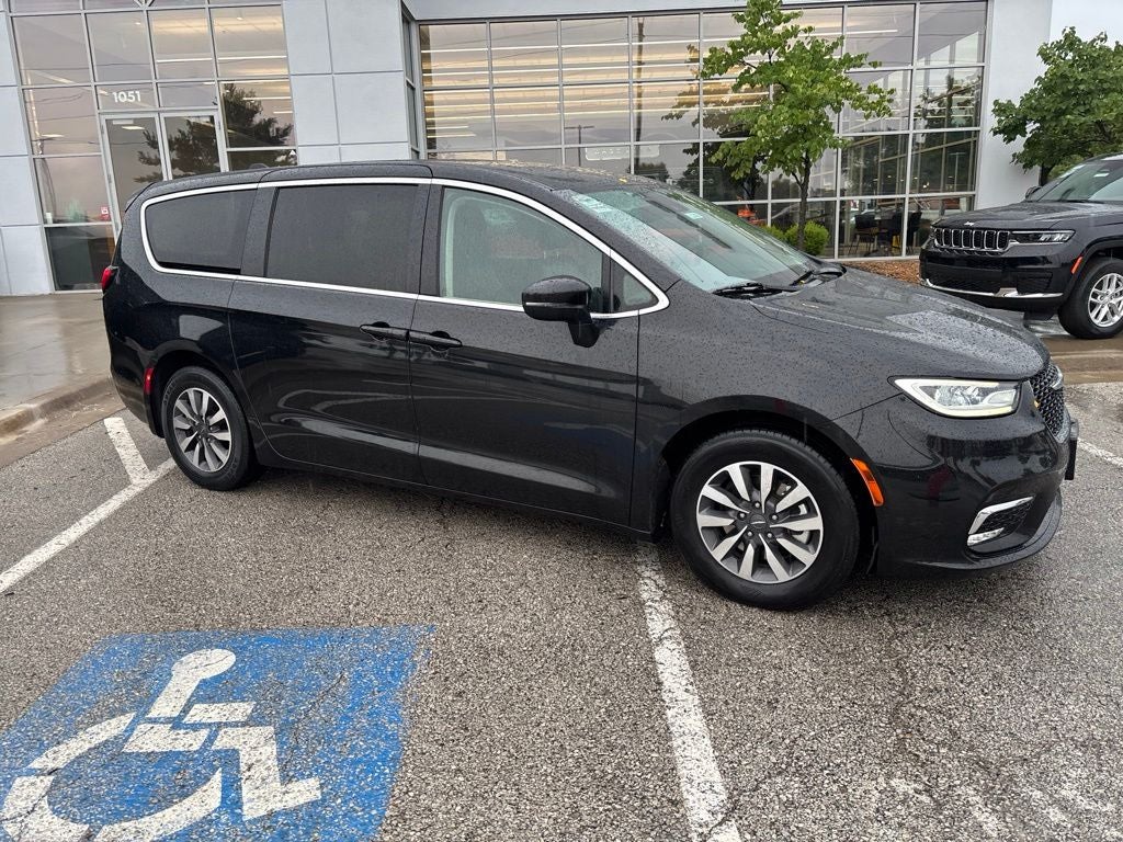 2023 Chrysler Pacifica Hybrid Touring L