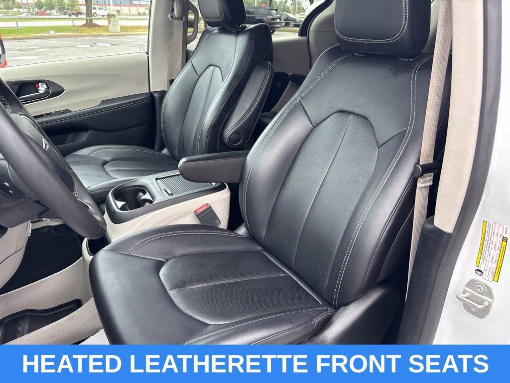 2024 Chrysler Pacifica Hybrid Select